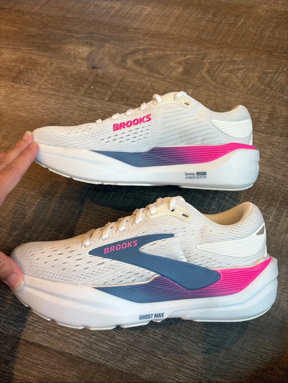 Brooks Ghost Max 3 Running Shoes Women’s 8 White/Moonlight/Pink